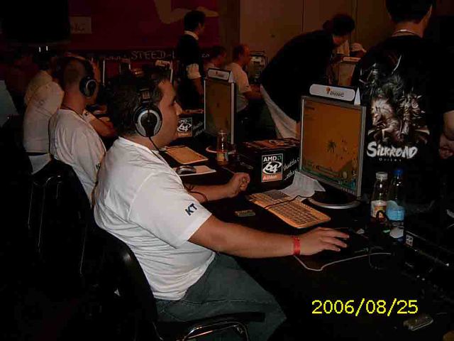 GNGWC Shot-Online 2006 European Regional Final8